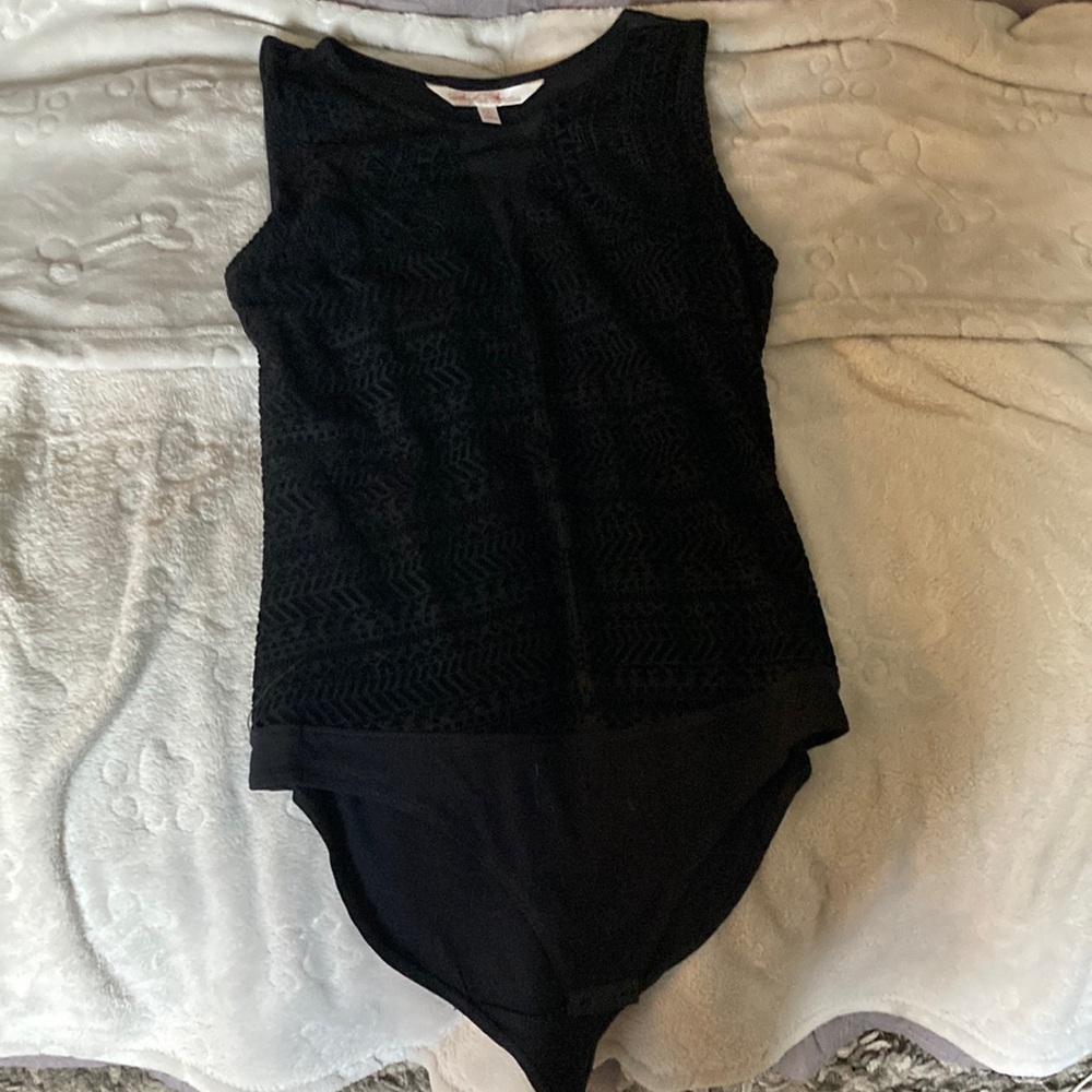 Sleeveless body suit,black mesh like strip down the front